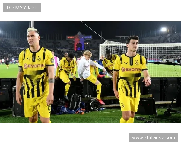 多特蒙德迎战劲敌，力争赛季首胜，球迷热情高涨期待精彩对决