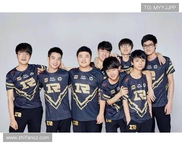 FPX以84分稳居大师赛积分榜首位其他战队紧随其后争夺名次