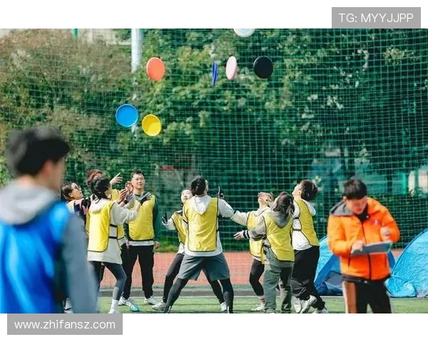 重庆飞盘队与北京飞盘队赛后复盘团队协作的精彩瞬间与经验分享